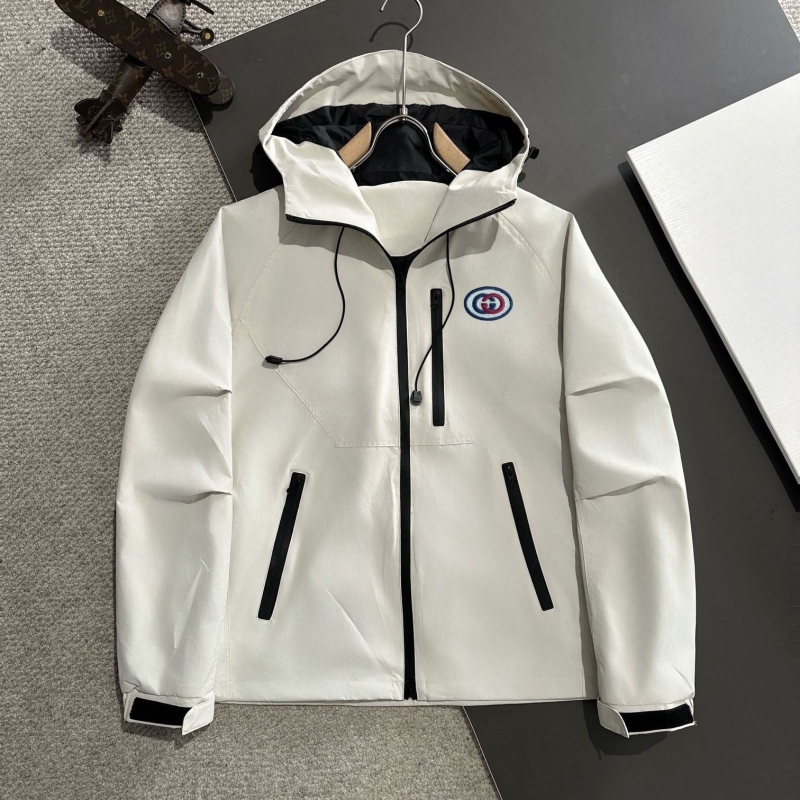 G*u*i coats